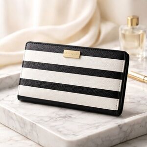 Kate Spade New York slim bifold wallet. Good condition